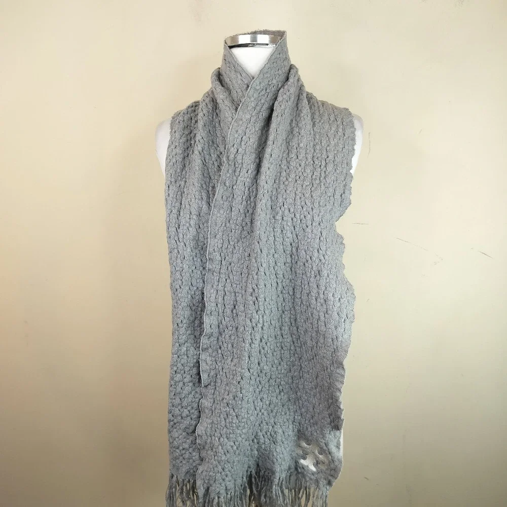 Tory Burch Wool Blend Scarf w/ Fringe 60 x 10 Logo Gray Textured Chunky